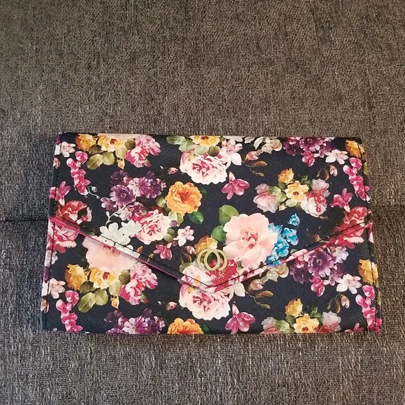 Set of 2 Minicci clutch purses. Black & pink floral - Picture 2 of 14